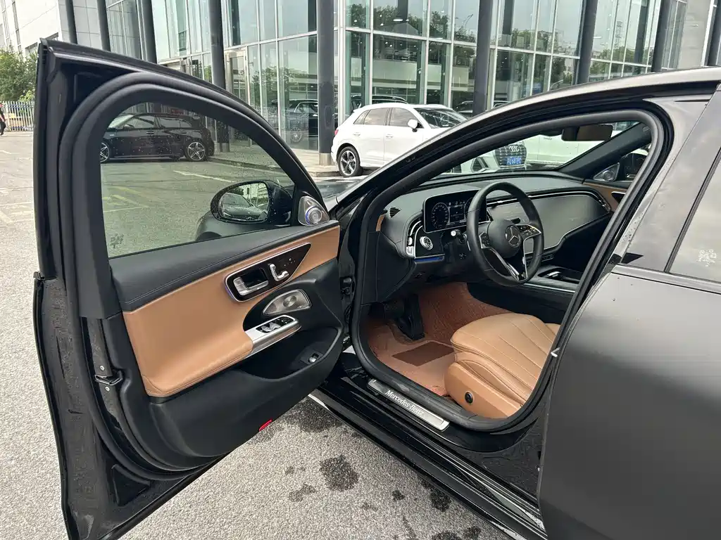 Mercedes-Benz E-Class (Import) — миниатюра 11