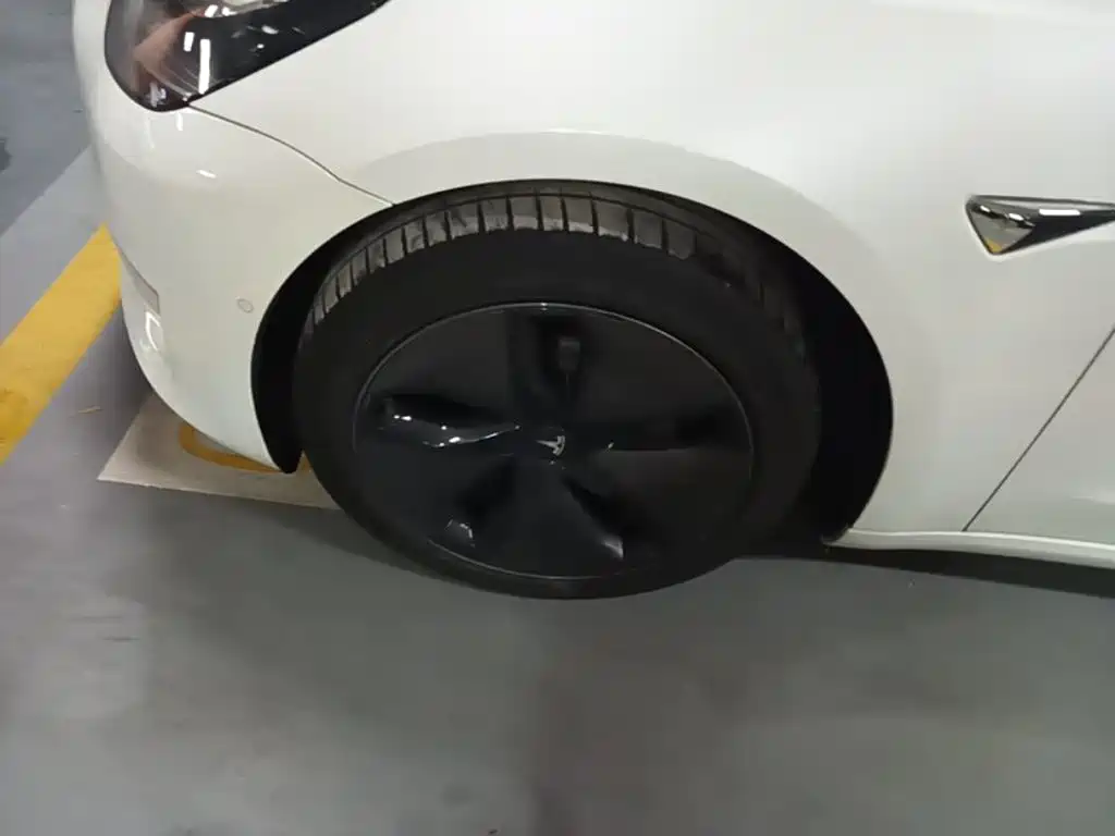 Tesla Model 3 — миниатюра 23