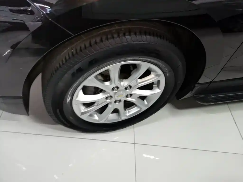 Chevrolet Equinox — миниатюра 23