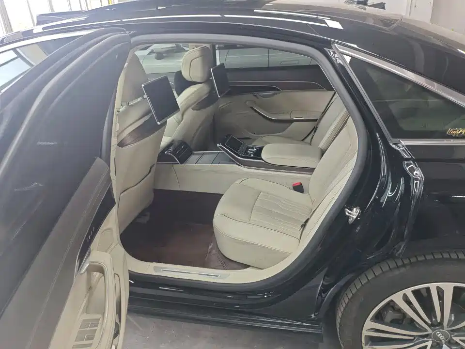 Audi A8 — миниатюра 5