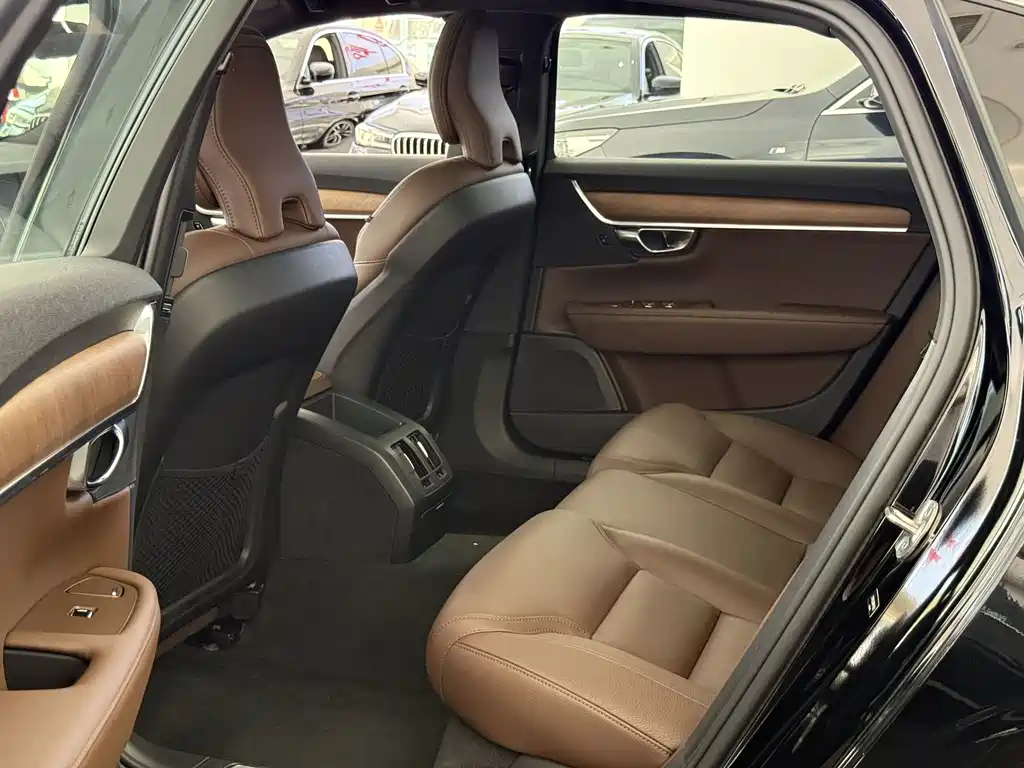Volvo S90 — миниатюра 11