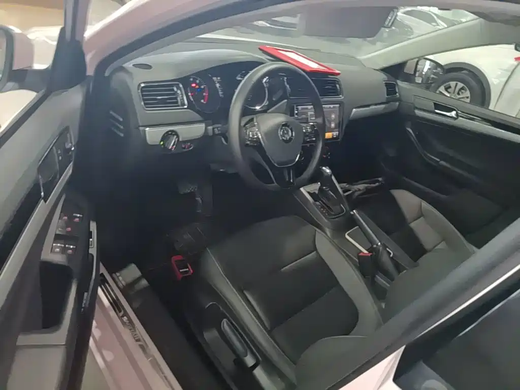 Volkswagen Sagitar — миниатюра 16