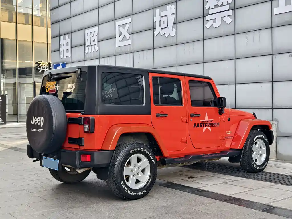 Jeep Wrangler — миниатюра 8