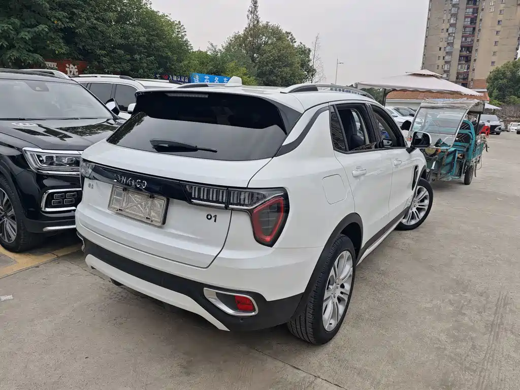 Lynk & Co 01 — миниатюра 16