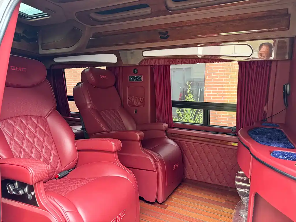 GMC Savana — миниатюра 13