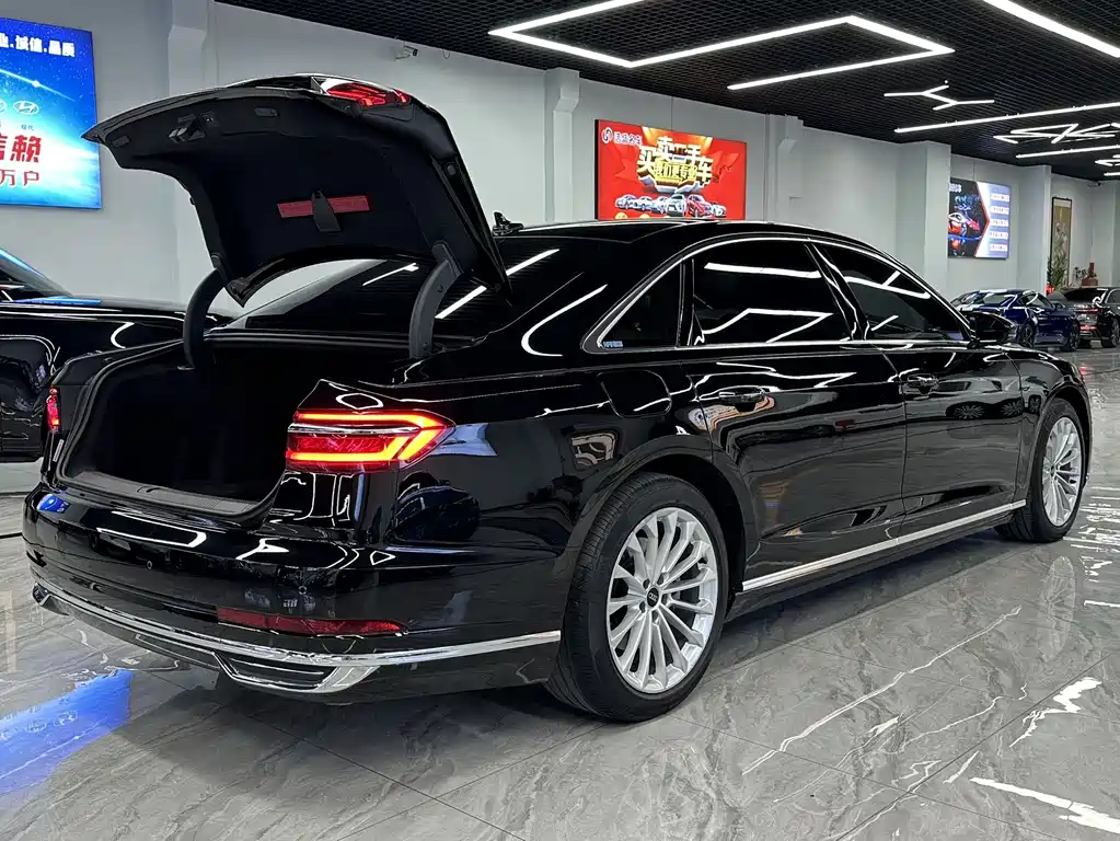 AUDI A8