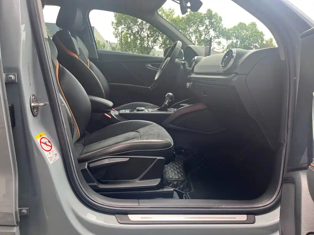 Audi Q2L e-tron — миниатюра 9