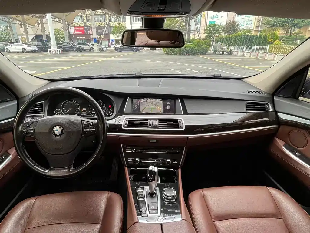 BMW 5 Series GT — миниатюра 12