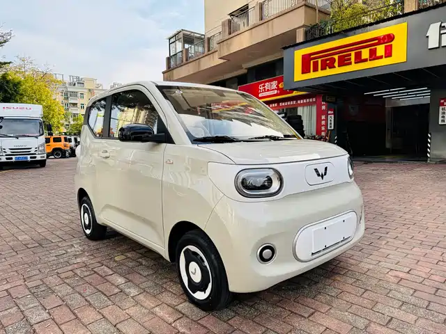 WULING AUTOMOBILE HONGGUANG MINIEV 2025