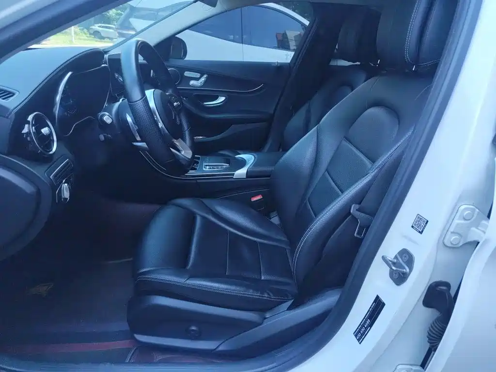 Mercedes-Benz C-Class — миниатюра 11