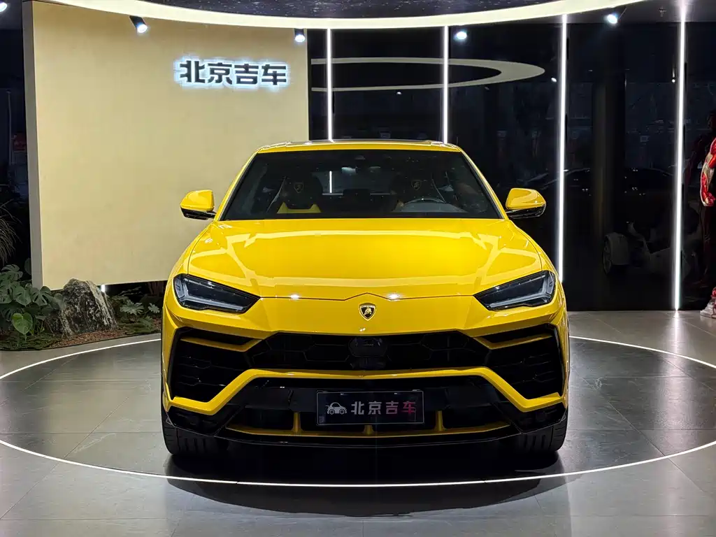 Lamborghini Urus - фото 2