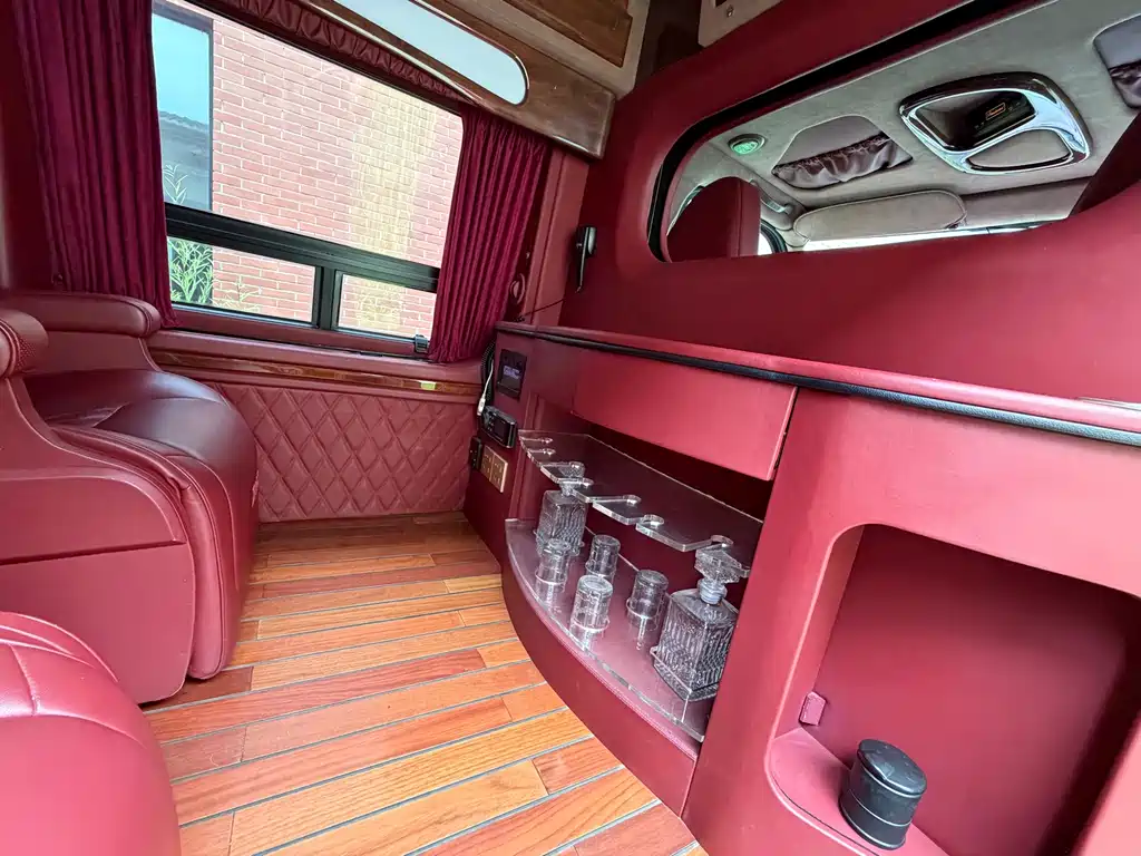 GMC Savana — миниатюра 18