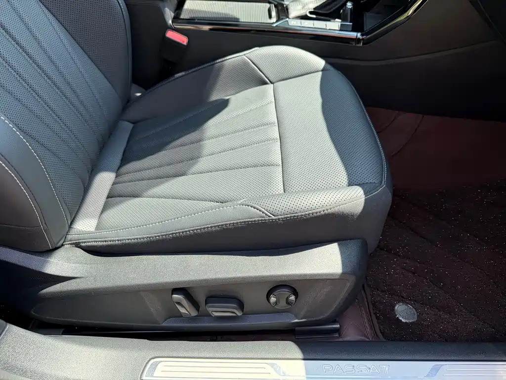 Volkswagen Passat — миниатюра 12