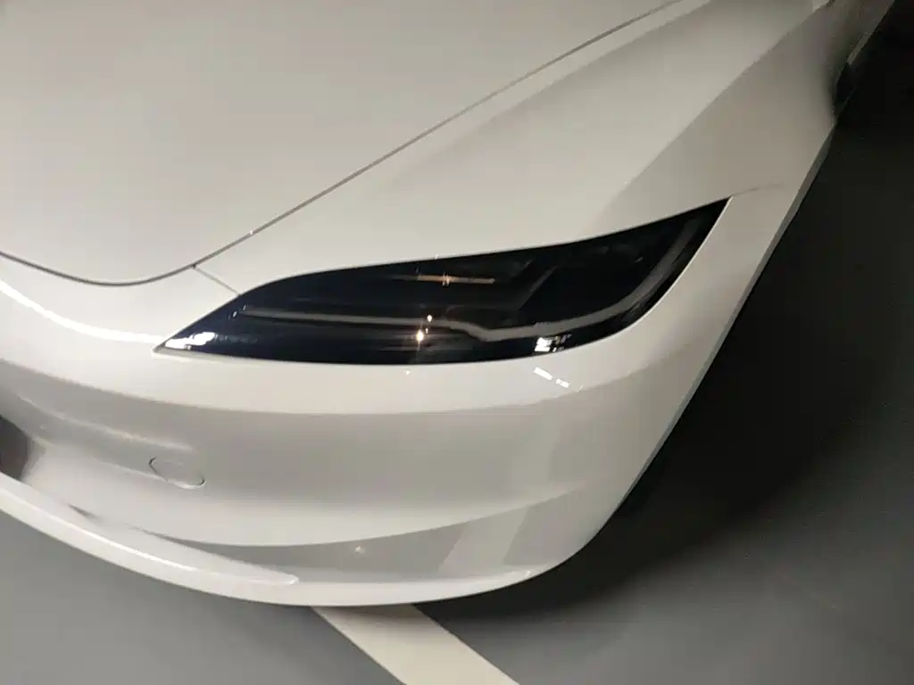 Tesla Model 3 — миниатюра 24