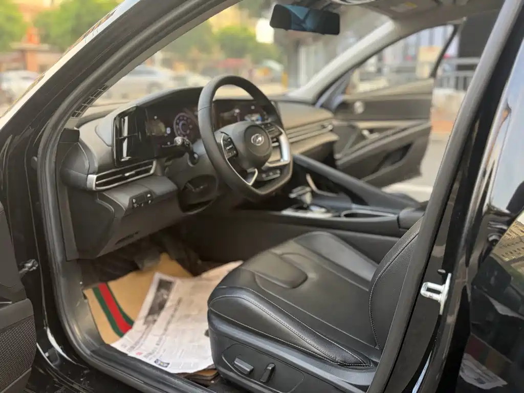 Hyundai Elantra — миниатюра 4