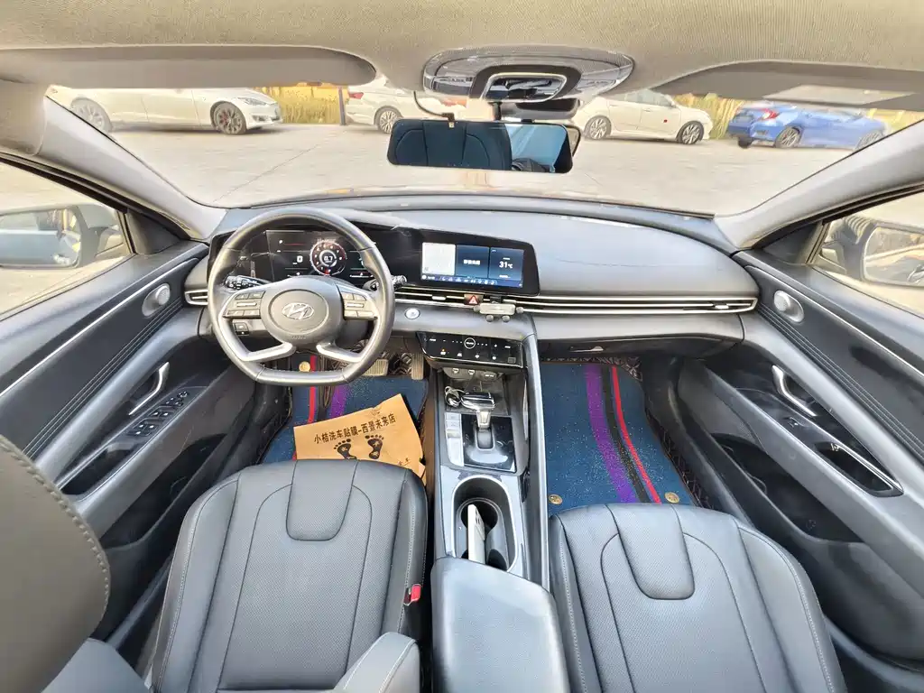 Hyundai Elantra — миниатюра 13