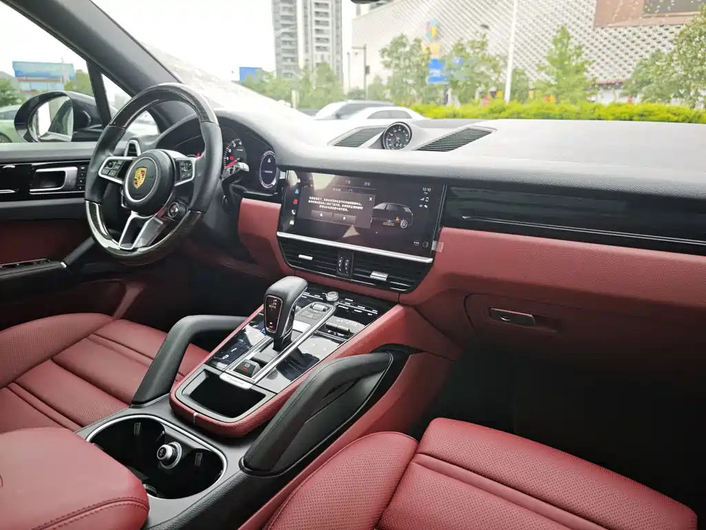 Porsche Cayenne — миниатюра 8