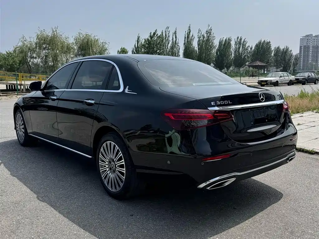 Mercedes-Benz E-Class E 2023 E 300 L Fashion