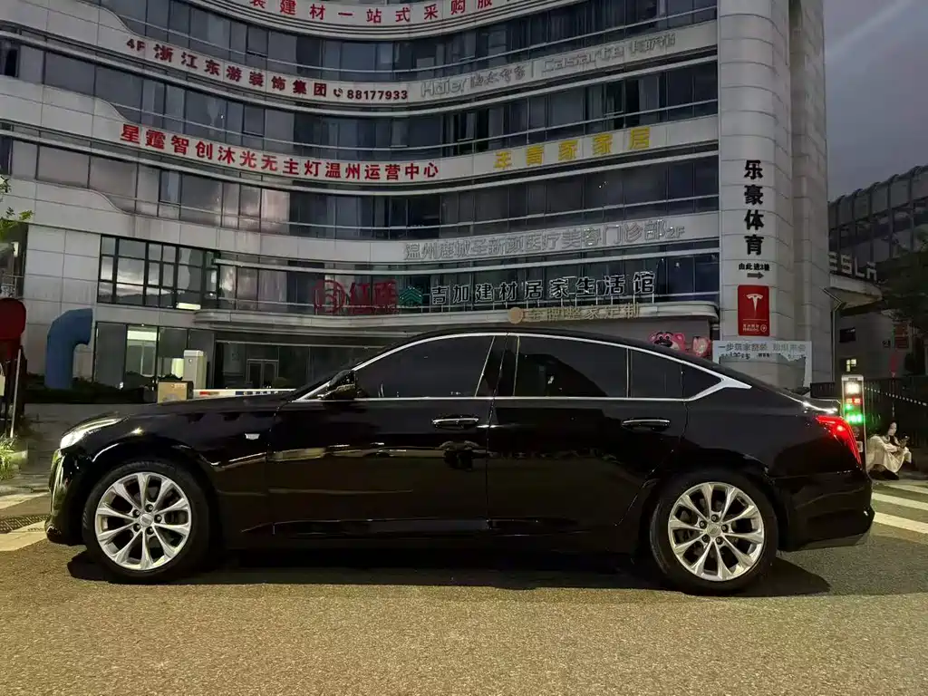 Cadillac CT5 — миниатюра 3