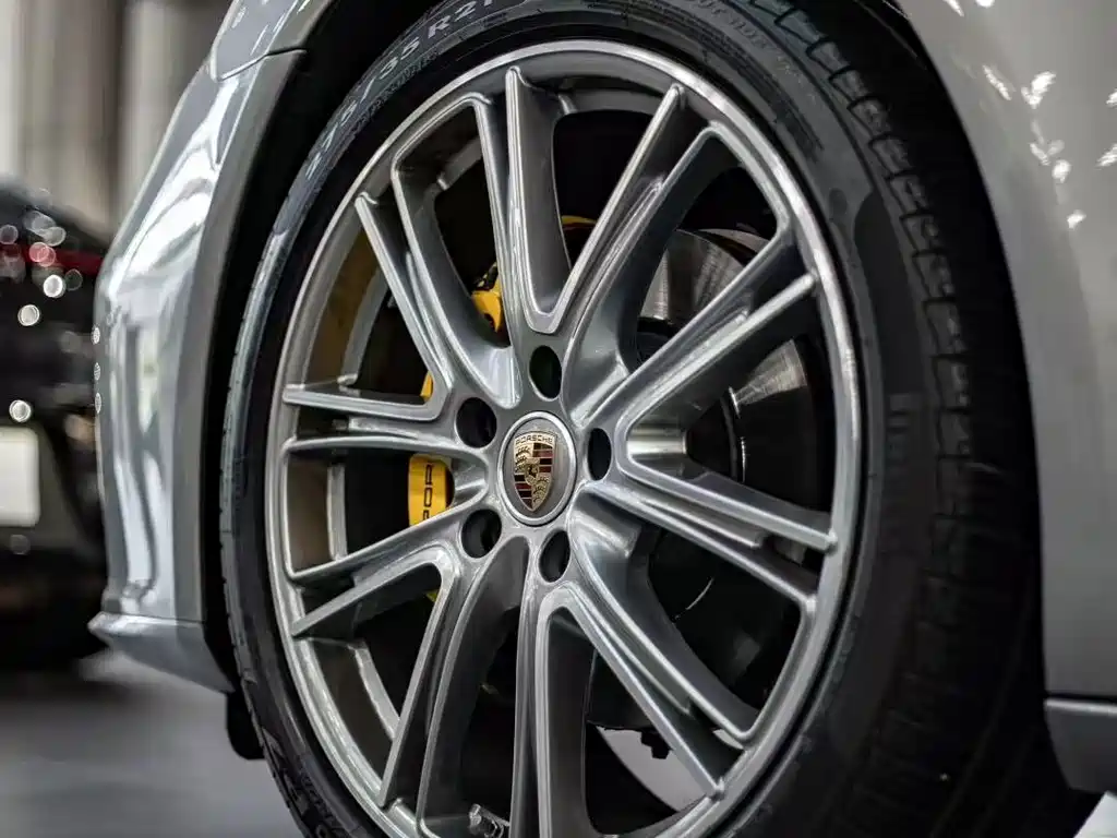 Porsche Panamera — миниатюра 2