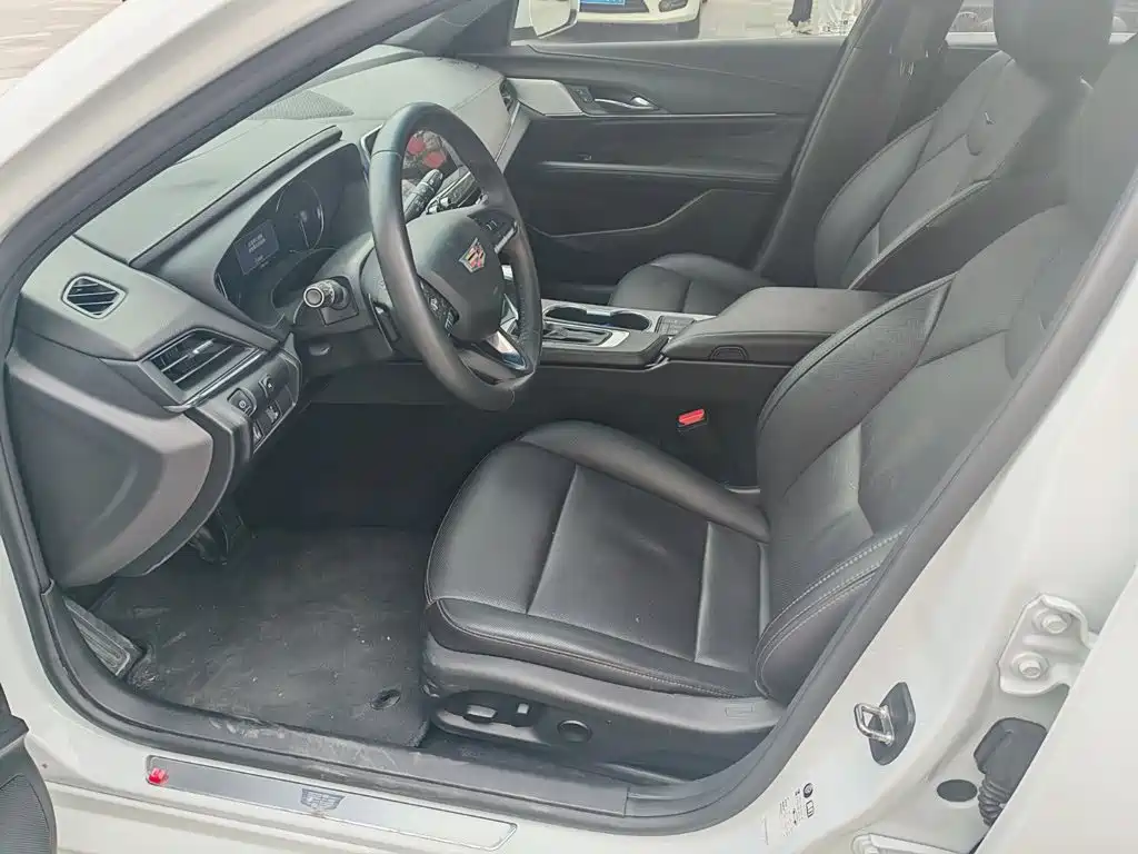 Cadillac CT4 — миниатюра 4