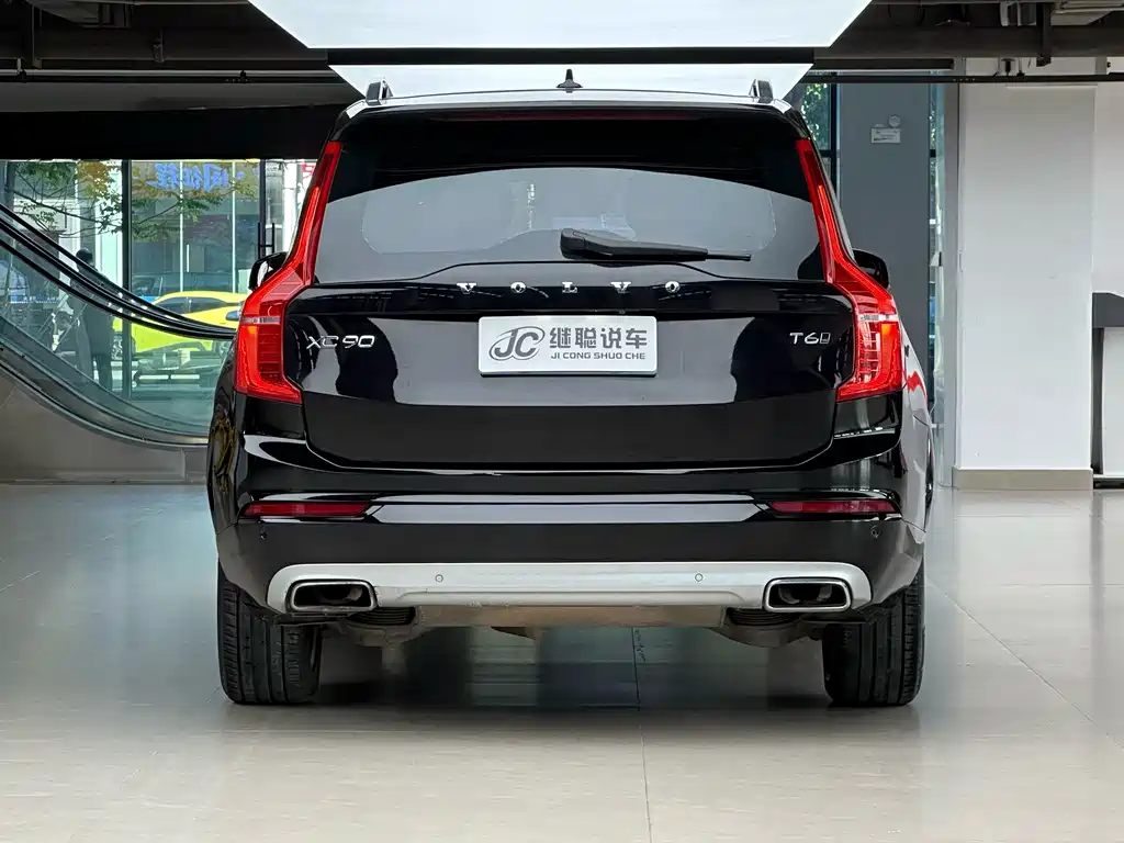 Volvo XC90 2015 T6 7 мест