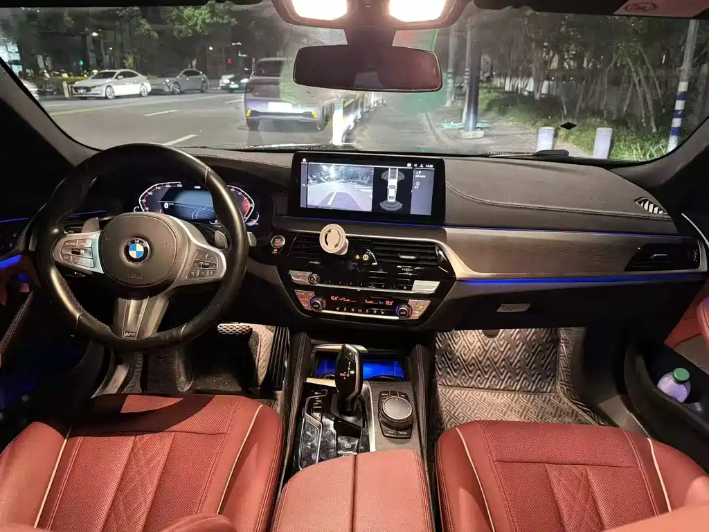 BMW 5 Series — миниатюра 7
