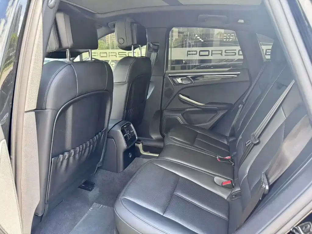 Porsche Macan — миниатюра 5