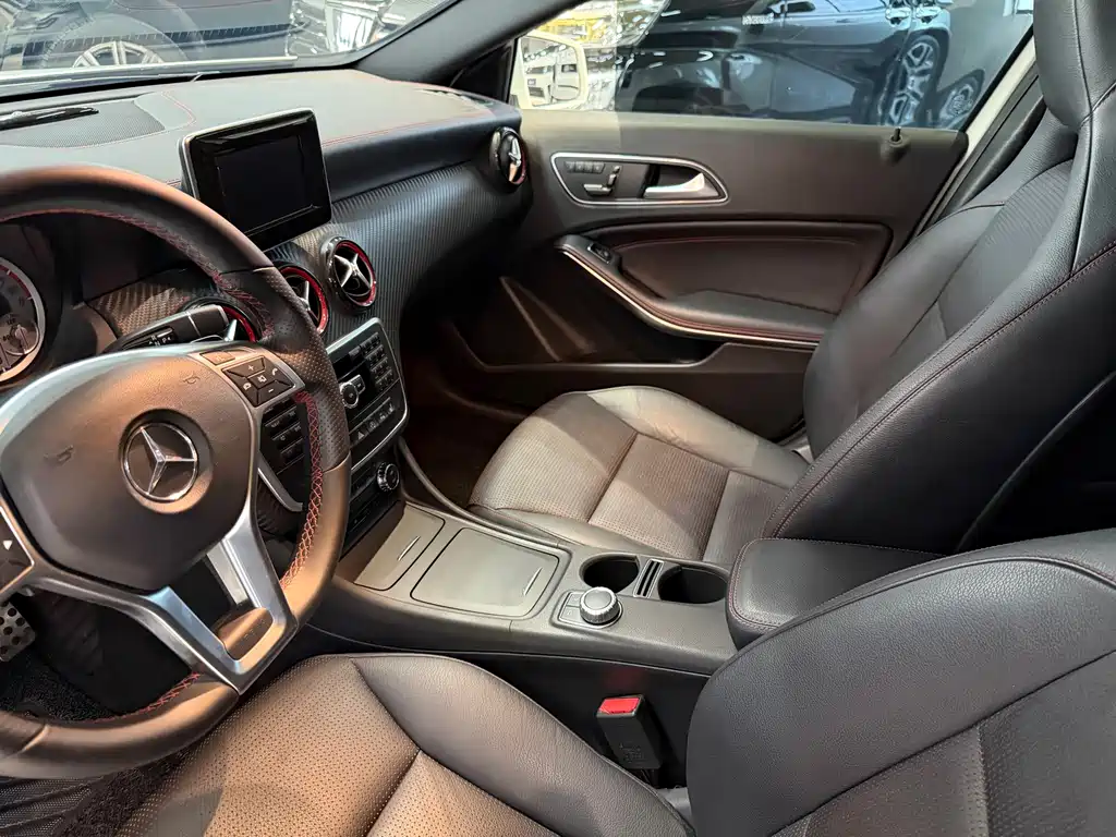 Mercedes-Benz A-Class (Import) — миниатюра 8