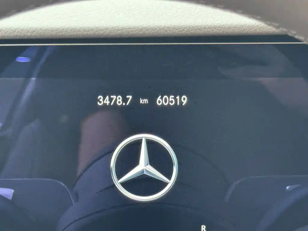 Mercedes-Benz E-Class — миниатюра 16