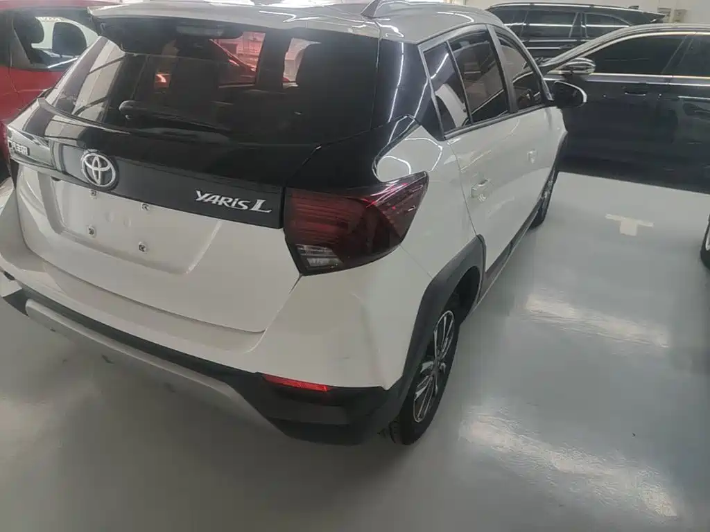 Toyota Yaris L — миниатюра 8