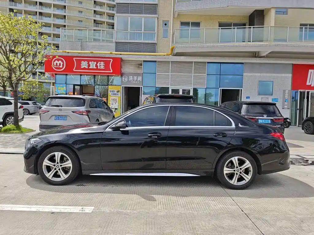 Mercedes-Benz C-Class — миниатюра 3