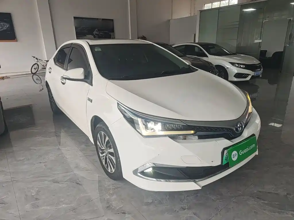 Toyota Corolla Hybrid — миниатюра 4
