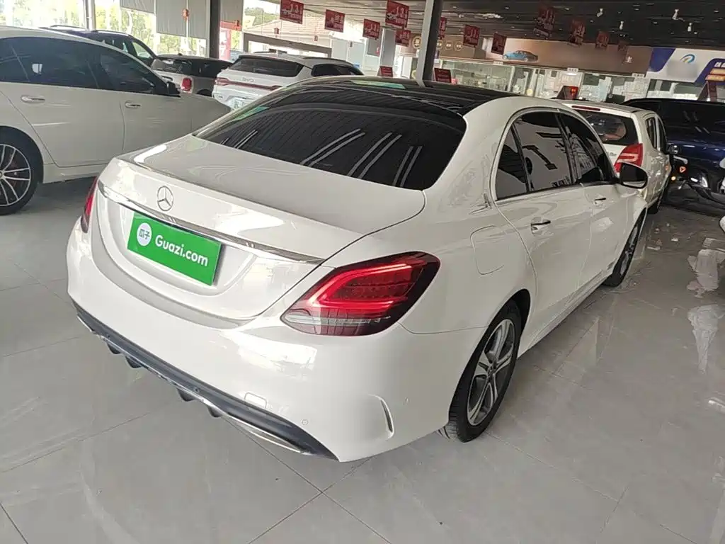 Mercedes-Benz C-Class — миниатюра 7