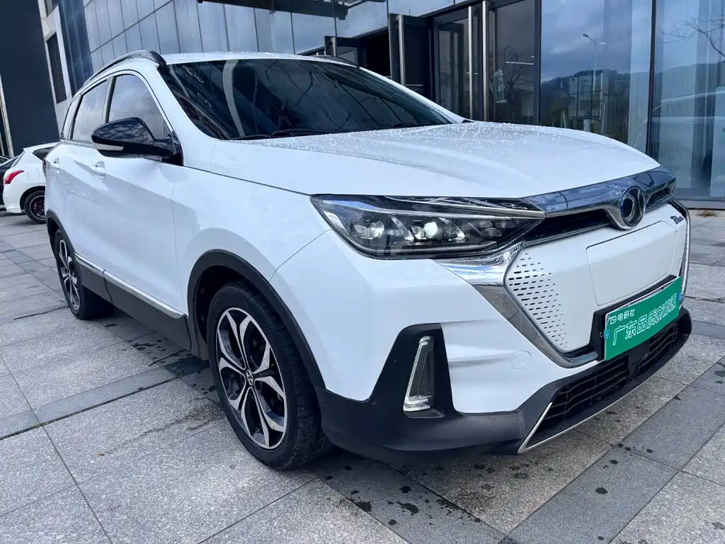 BAIC EX5 — миниатюра 8