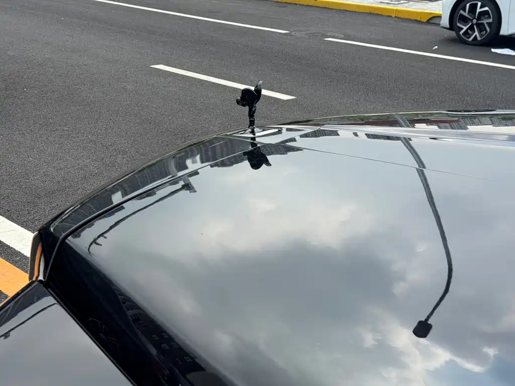 Rolls-Royce Cullinan — миниатюра 10