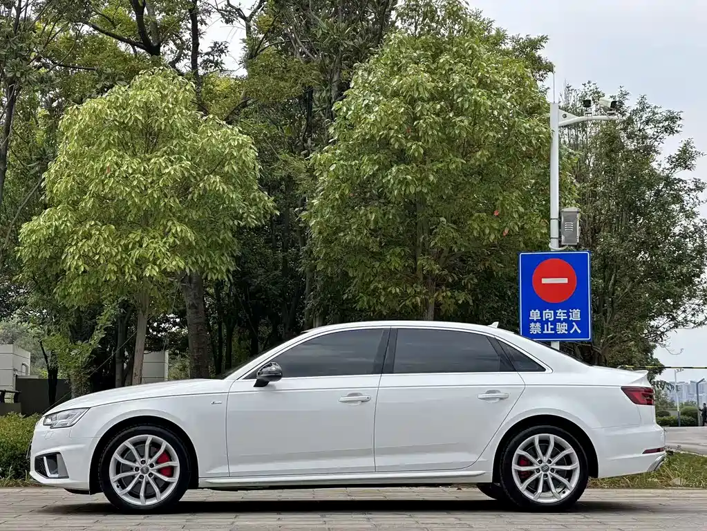 Audi A4L — миниатюра 10