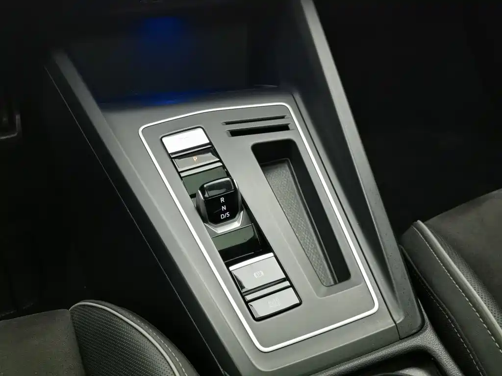 Volkswagen Golf — миниатюра 13