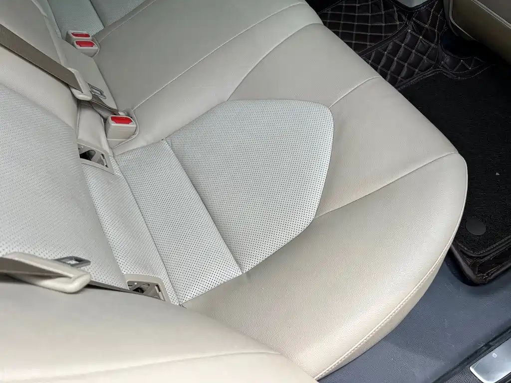 Toyota Camry — миниатюра 14