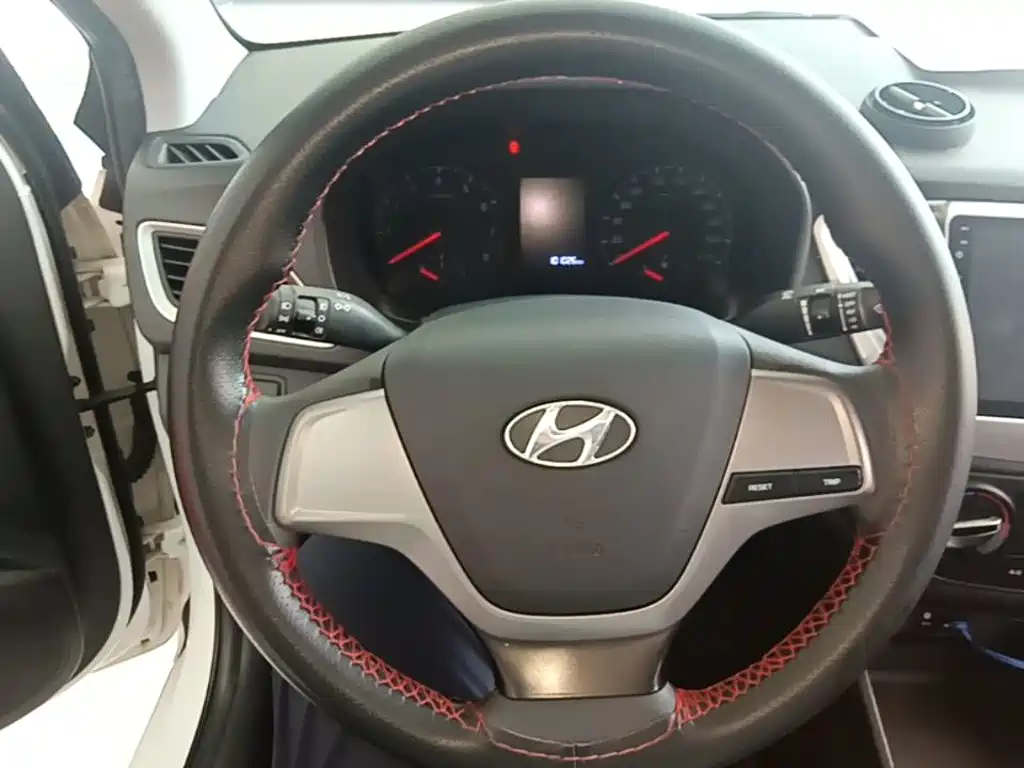 Hyundai Verna — миниатюра 11