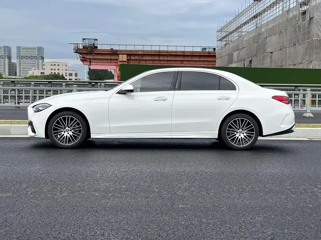 Mercedes-Benz C-Class — миниатюра 3