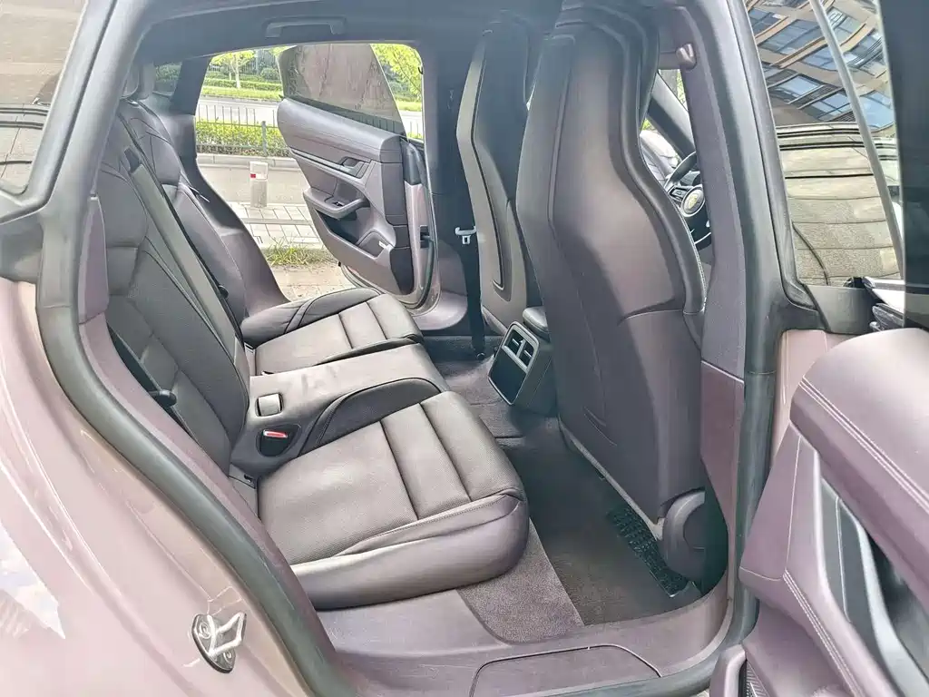 Porsche Taycan — миниатюра 13