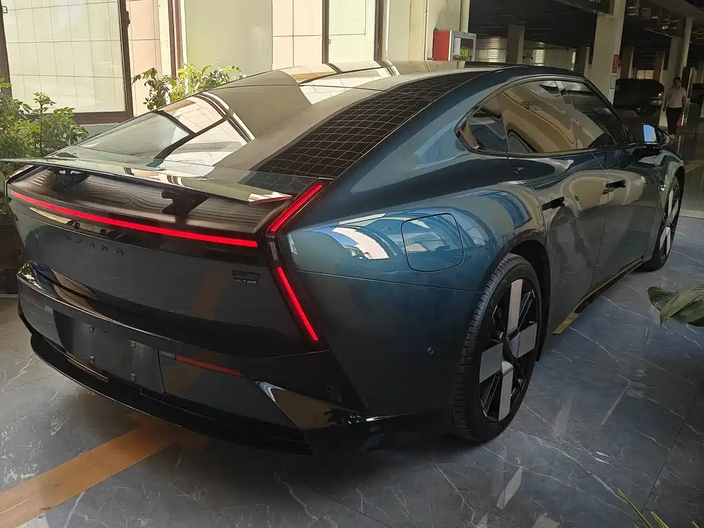 XPeng P7 — миниатюра 9