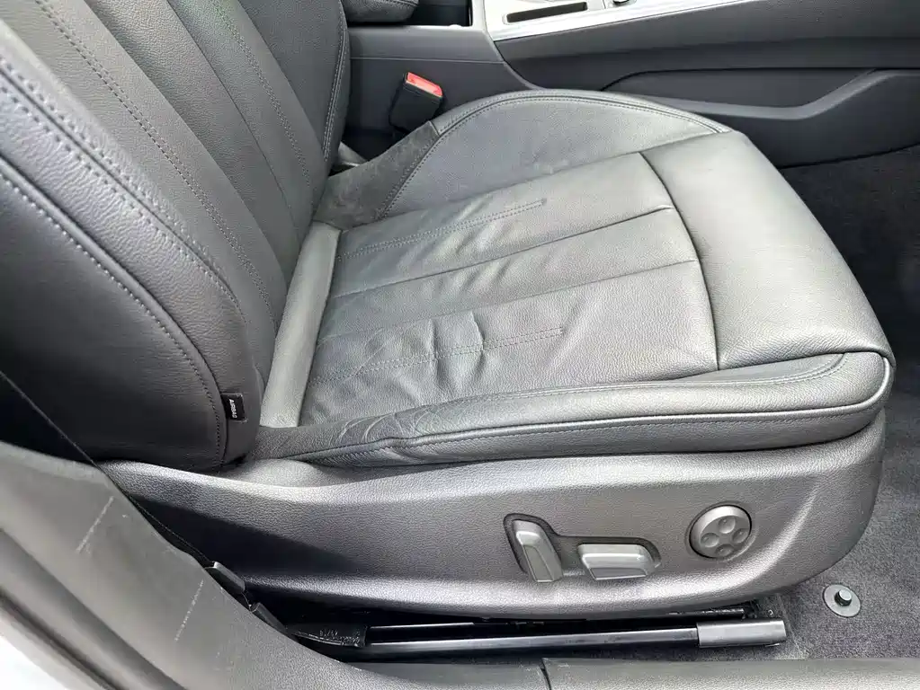 Audi A4L — миниатюра 31