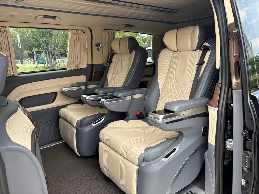 Mercedes-Benz Vito 2021 2.0T 7 мест