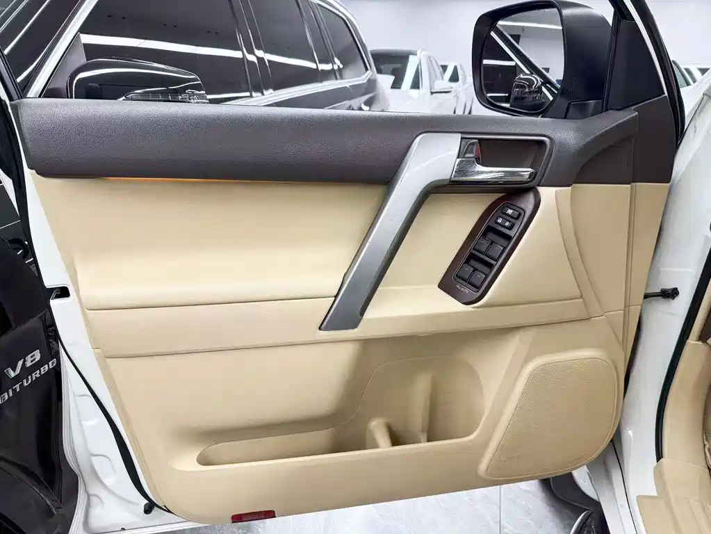 Toyota Prado — миниатюра 15