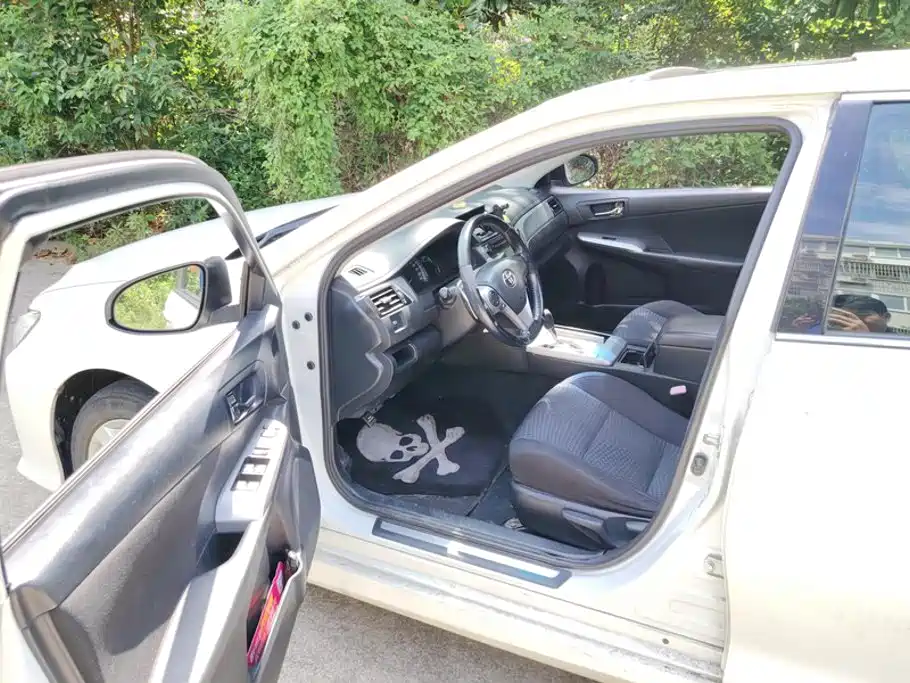 Toyota Camry — миниатюра 9