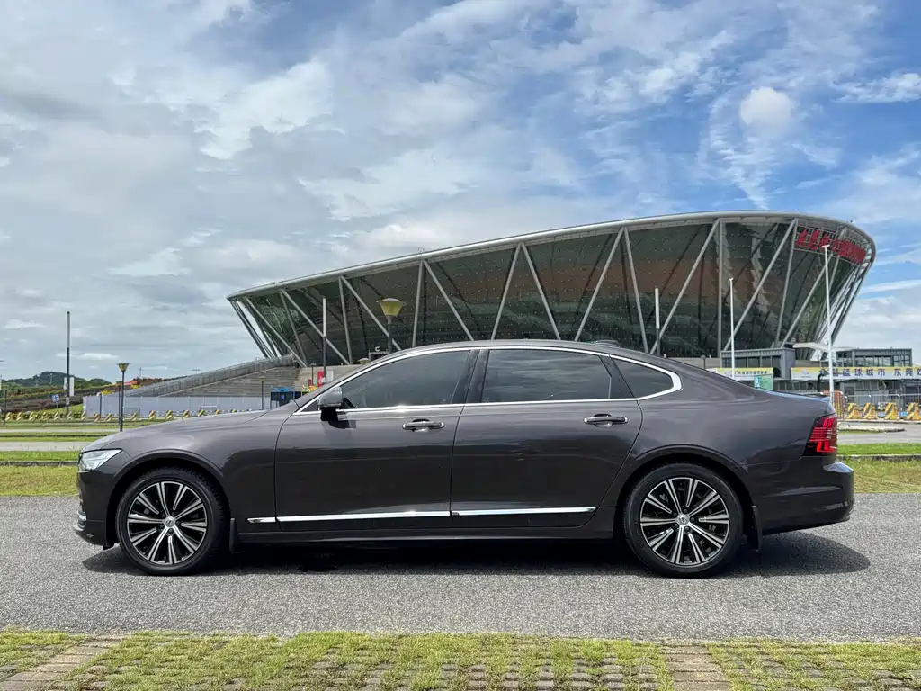 Volvo S90 — миниатюра 10
