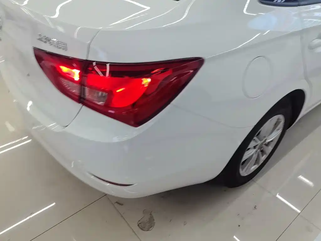 Buick Excelle — миниатюра 8