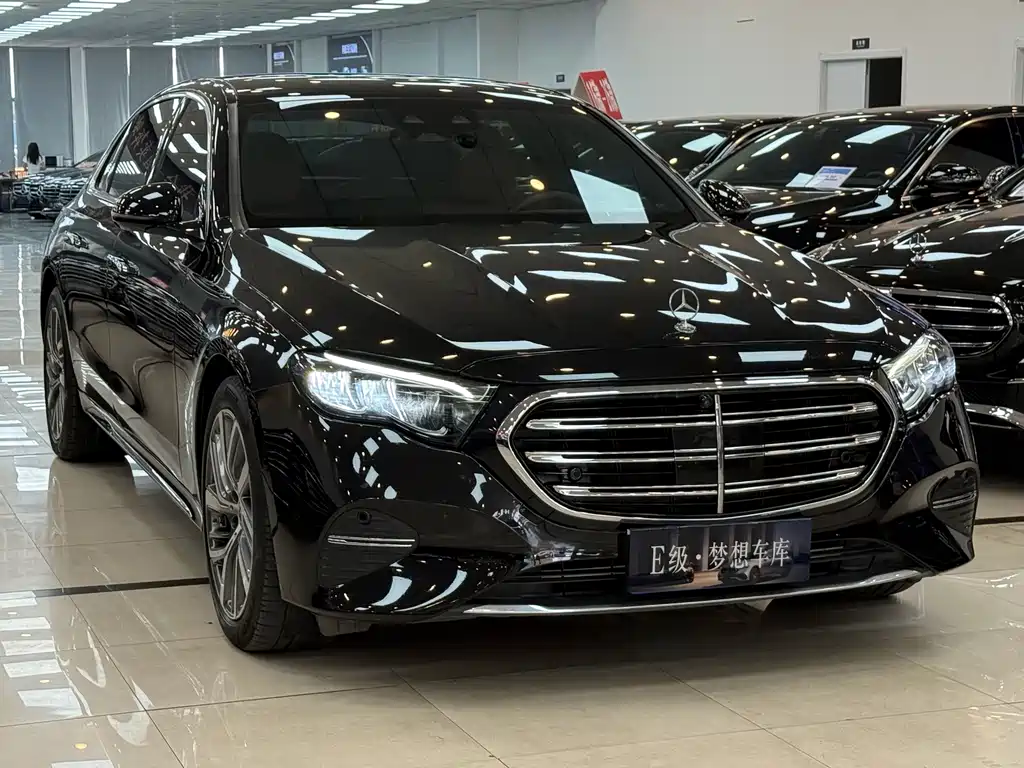 Mercedes-Benz E-Class — миниатюра 2